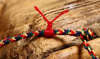 五彩绳手链编法图解 五彩绳手链编法图解